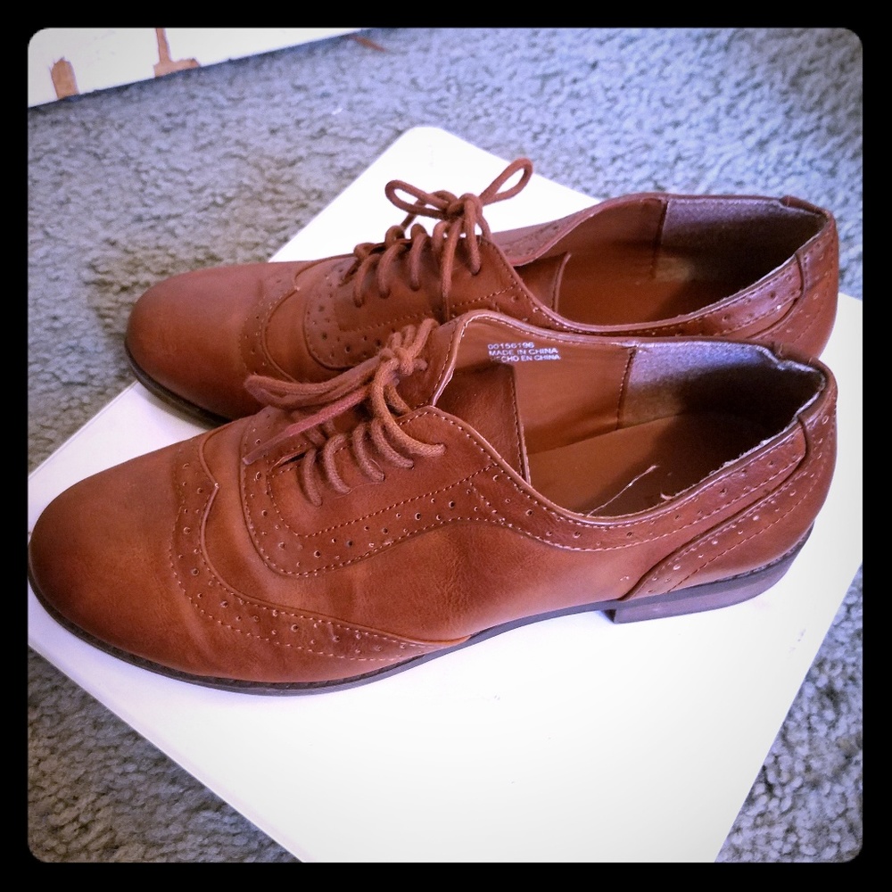 XXI Classic Cognac Oxfords - size 7